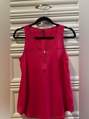 Maurices Cream and Pink Sleeveless V-Neck Zip Front Camisole Bundle